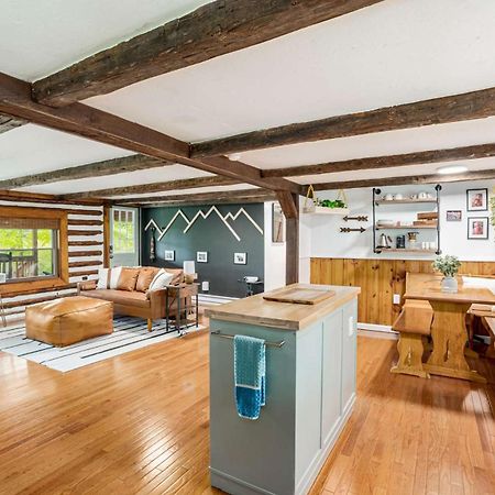 Modernized Log Cabin W Hot Tub Fire Pit & Views Berkeley Springs Luaran gambar