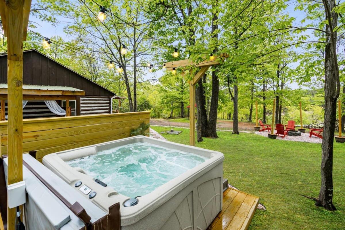 Modernized Log Cabin W Hot Tub Fire Pit & Views Berkeley Springs Luaran gambar