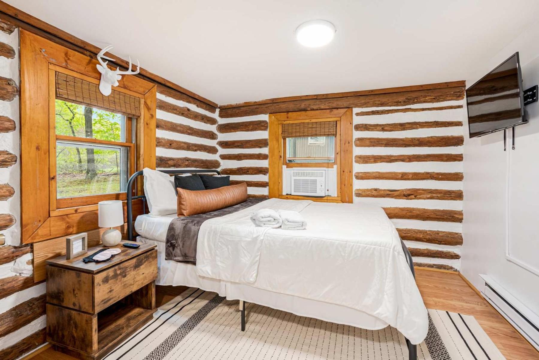 Modernized Log Cabin W Hot Tub Fire Pit & Views Berkeley Springs Luaran gambar