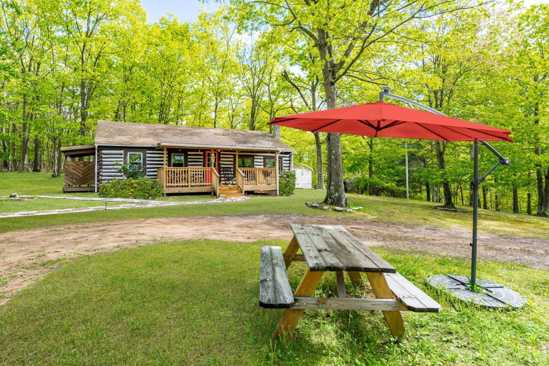 Modernized Log Cabin W Hot Tub Fire Pit & Views Berkeley Springs Luaran gambar